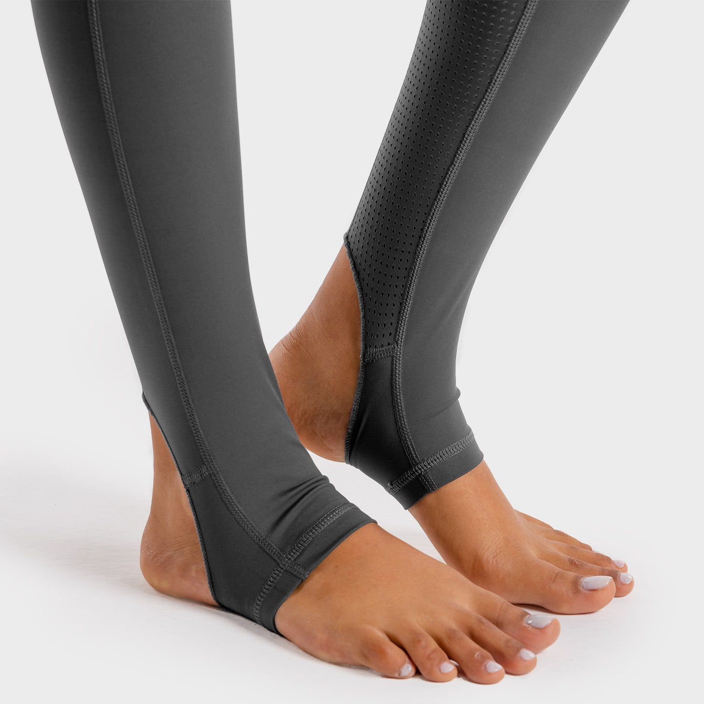 squatwolf-gym-leggings-for-women-wolf-leggings-graphite-workout-clothes