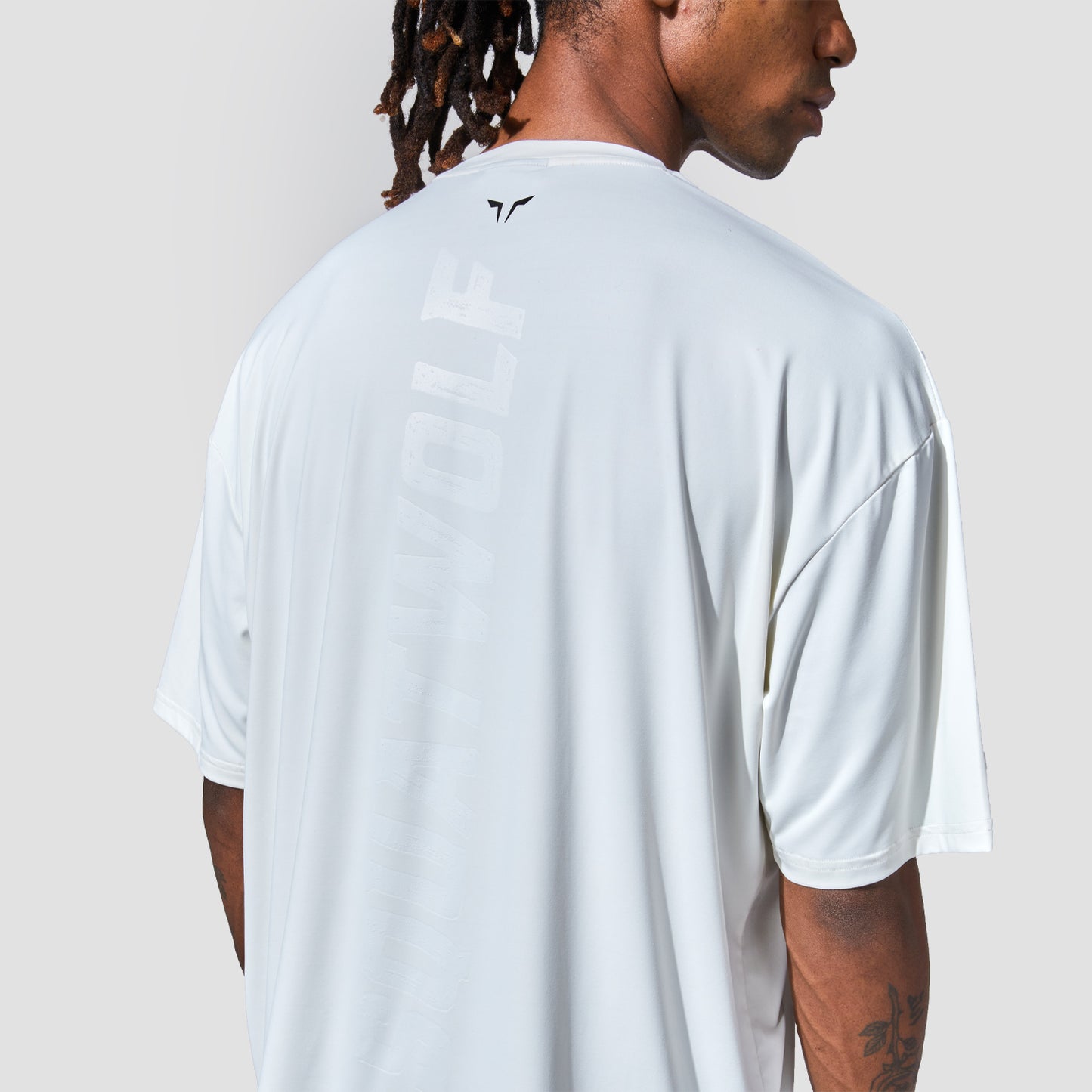 squatwolf-gym-wear-graphic-wordmark-oversized-tee-white-workout-shirts-for-men