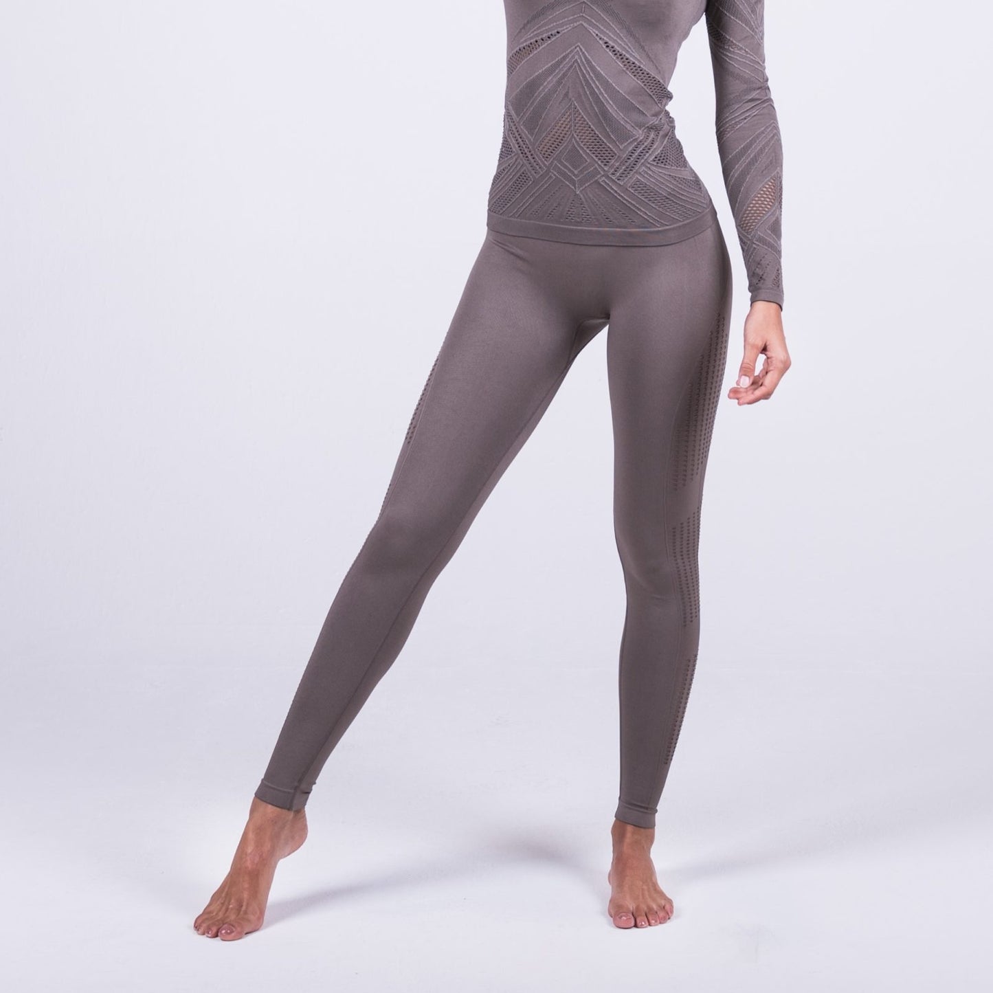 squatwolf-gym-leggings-for-women-she-wolf-seamless-leggings-beige-workout-clothes
