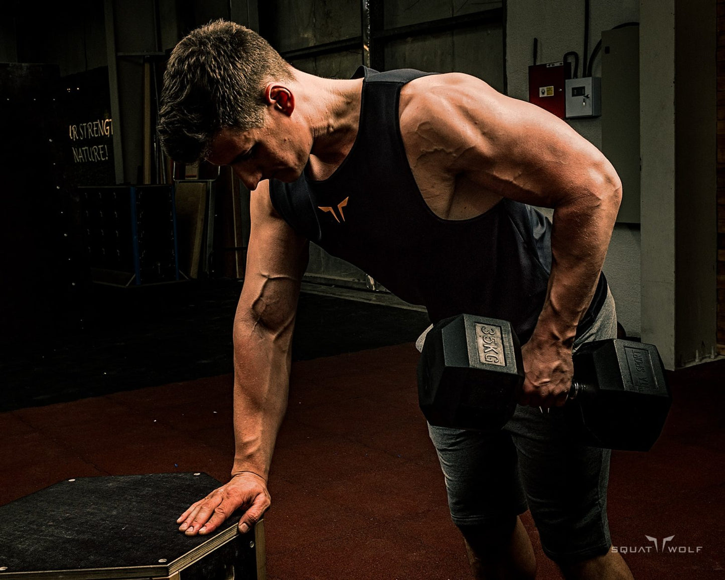 black gym tank